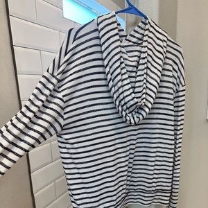 Lightweight sweater size M in perfect condition